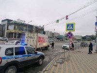 Очевидцев наезда грузовика на женщину продолжают искать в Южно-Сахалинске, Фото: 1