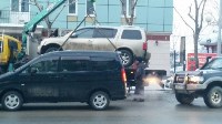 Две легковушки и грузовик столкнулись рано утром в центре Южно-Сахалинска, Фото: 2