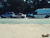 Таксист врезался в полицейский автомобиль в Южно-Сахалинске, Фото: 1