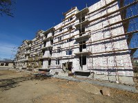 Новостройку для переселенцев из аварийного жилья в Соколе достроят в мае 2025 года, Фото: 2