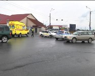 Автомобиль такси и внедорожник столкнулись в Южно-Сахалинске, Фото: 6