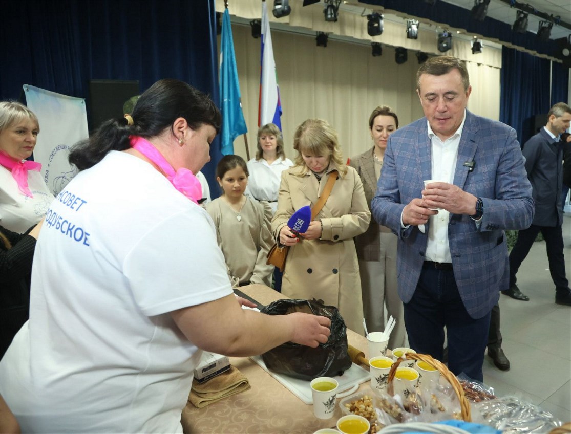 В доме культуры в селе Стародубском открыли выставку работ детей участников  СВО - Новости Сахалинской области – Фотогалерея, фото 2 - ASTV.ru