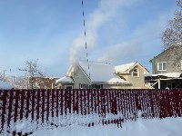 Полы в дачном доме горят в восточной части Южно-Сахалинска, Фото: 1