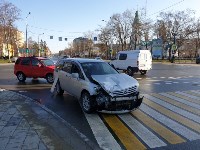 Очевидцев столкновения Nissan Presage и Toyota Corolla Axio ищут в Южно-Сахалинске, Фото: 7