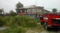 Горящие гаражи тушат пожарные в Южно-Сахалинске, Фото: 4