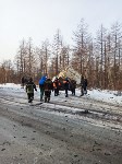 Универсал и самосвал лоб в лоб столкнулись по дороге на карьер на Сахалине, Фото: 6