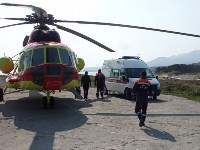 Спасатели в Южно-Курильске оказали помощь в транспортировке двух тяжелобольных, Фото: 4