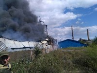 Магазин-склад "НефтеГазСнаб" горит в Поронайске, Фото: 8