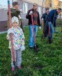 В Новотроицком люди посадили больше 300 деревьев и кустарников, Фото: 14